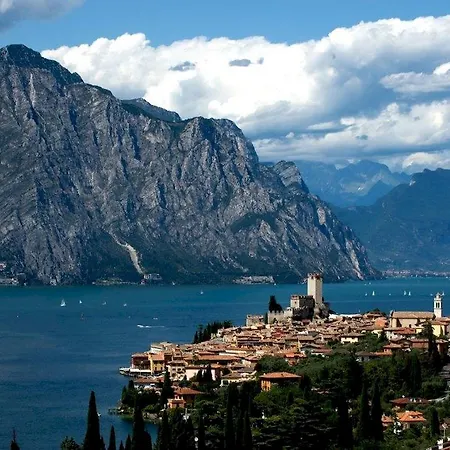 Dolomiti فندق مالتشيزينيه