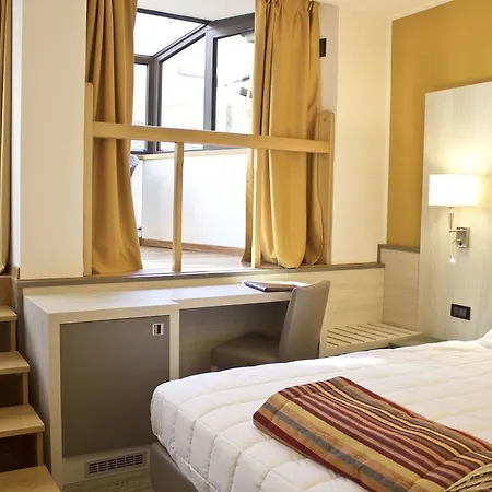 Hotel Dolomiti 3*